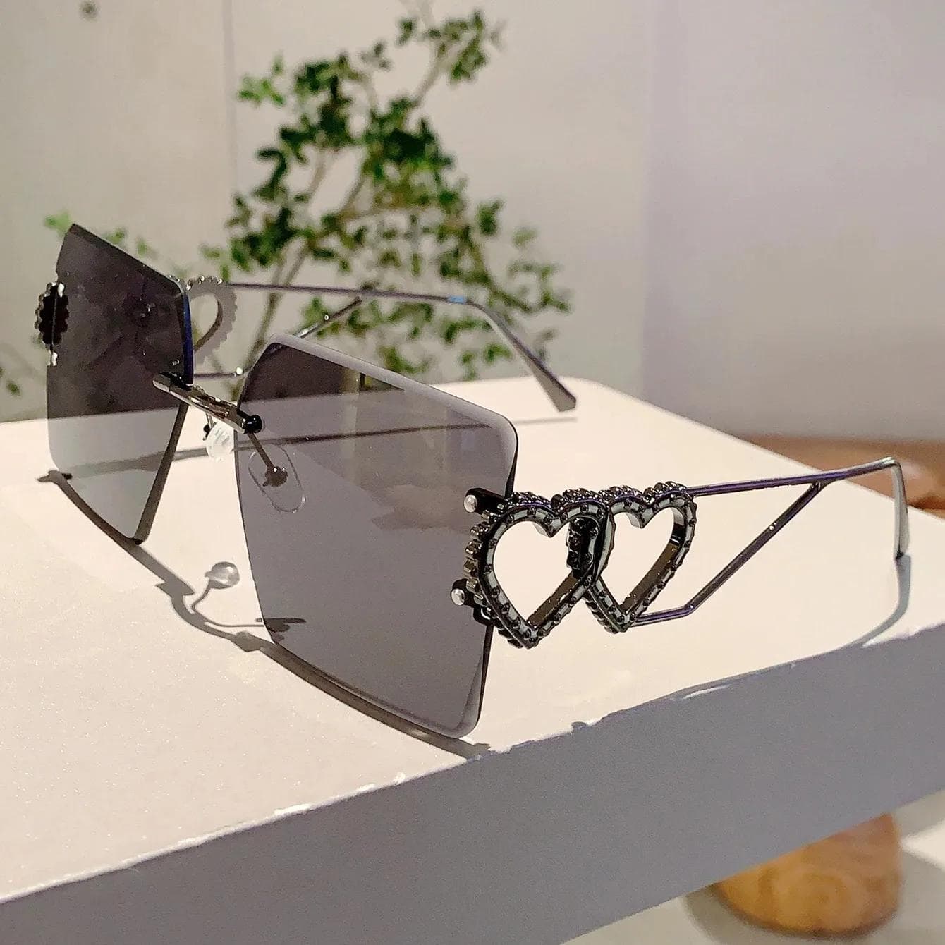 Women Rimless Sunglasses Siamese Lens Anti-UV Double Heart Temples Fashion Sun Glasses Eyewear Goggles