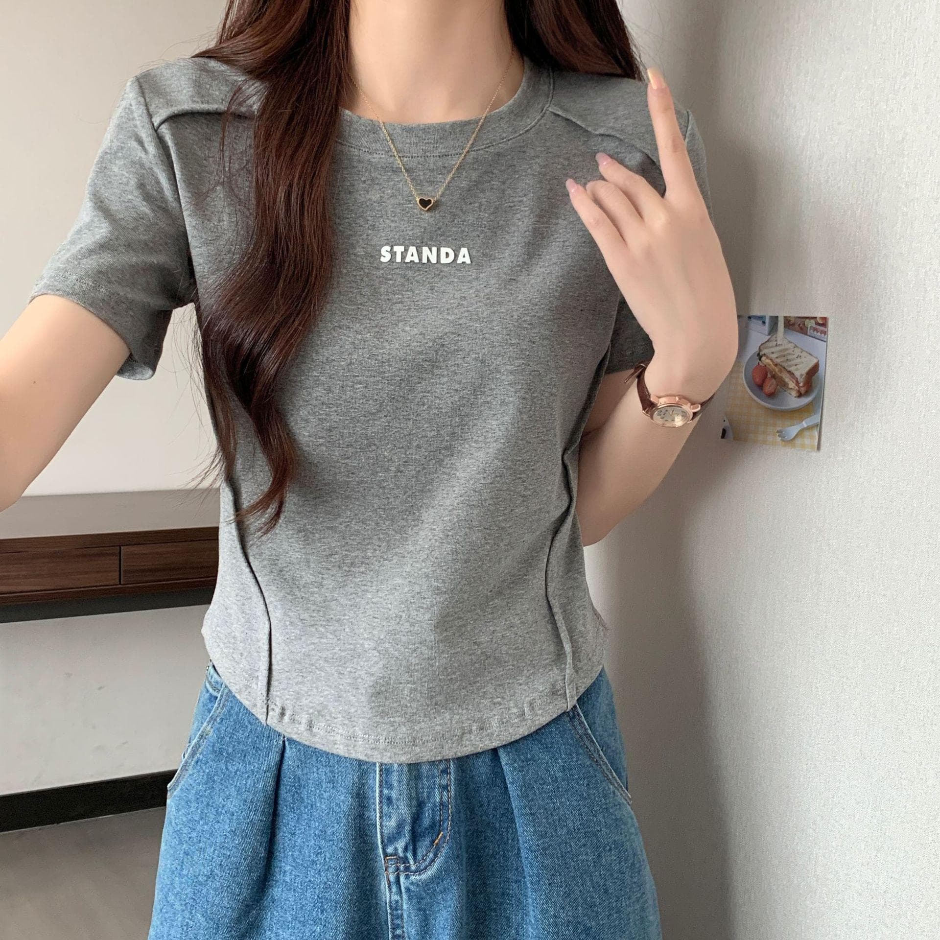 Round Neck Sweet and Spicy Front Shoulder Short-sleeved T-shirt for Women In Summer New Slim Short Curved Hem Base Shirt Top XL grey
