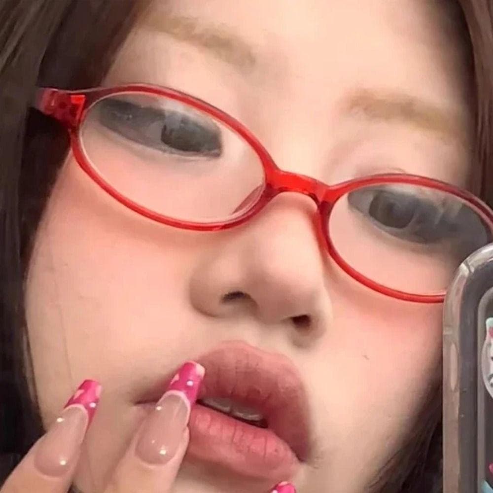 New Y2K Retro Red Oval Frame Glasses for Girls Fashion Narrow Small Eyeglass Outdoor Seaside Driving Glasses
