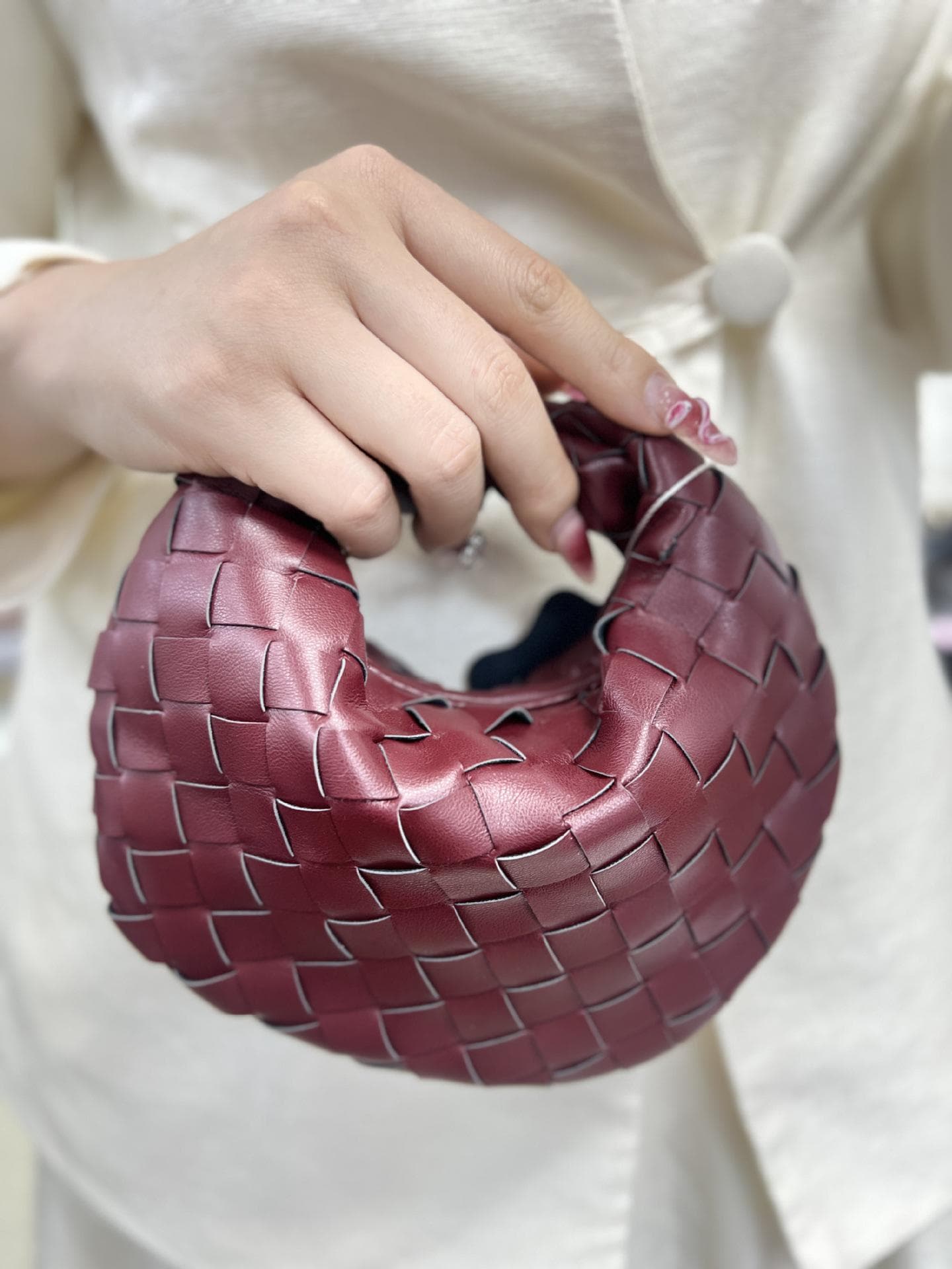 Mini Hand-Woven Dumpling Bags - Elegant Handheld Croissant Knot Bags for Women 17*18cm