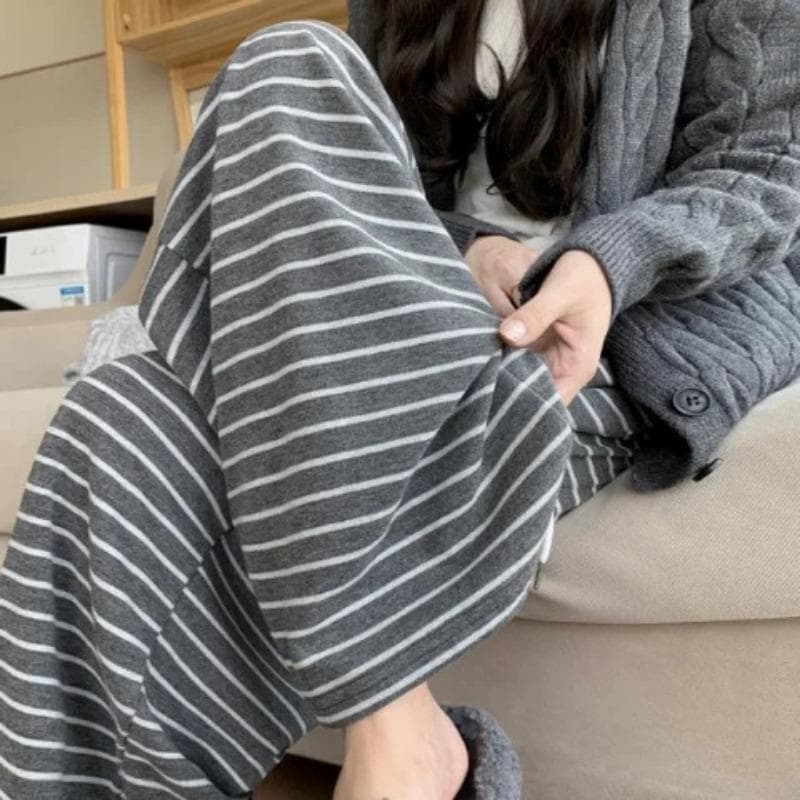 Black and White Striped Glutinous Rice Pants for Women In Spring and Autumn New Style Draped Soft Glutinous Floor Pants Loose Lazy Wide-leg Pants XXL
